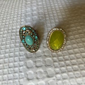 Two rings (costume jewelry). Green and teal.